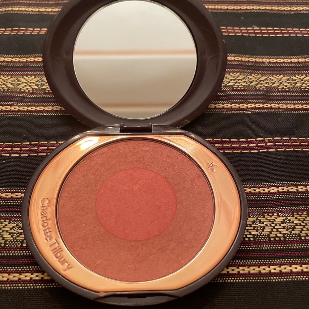 Charlotte Tilbury Cheek to Chic in Ecstasy